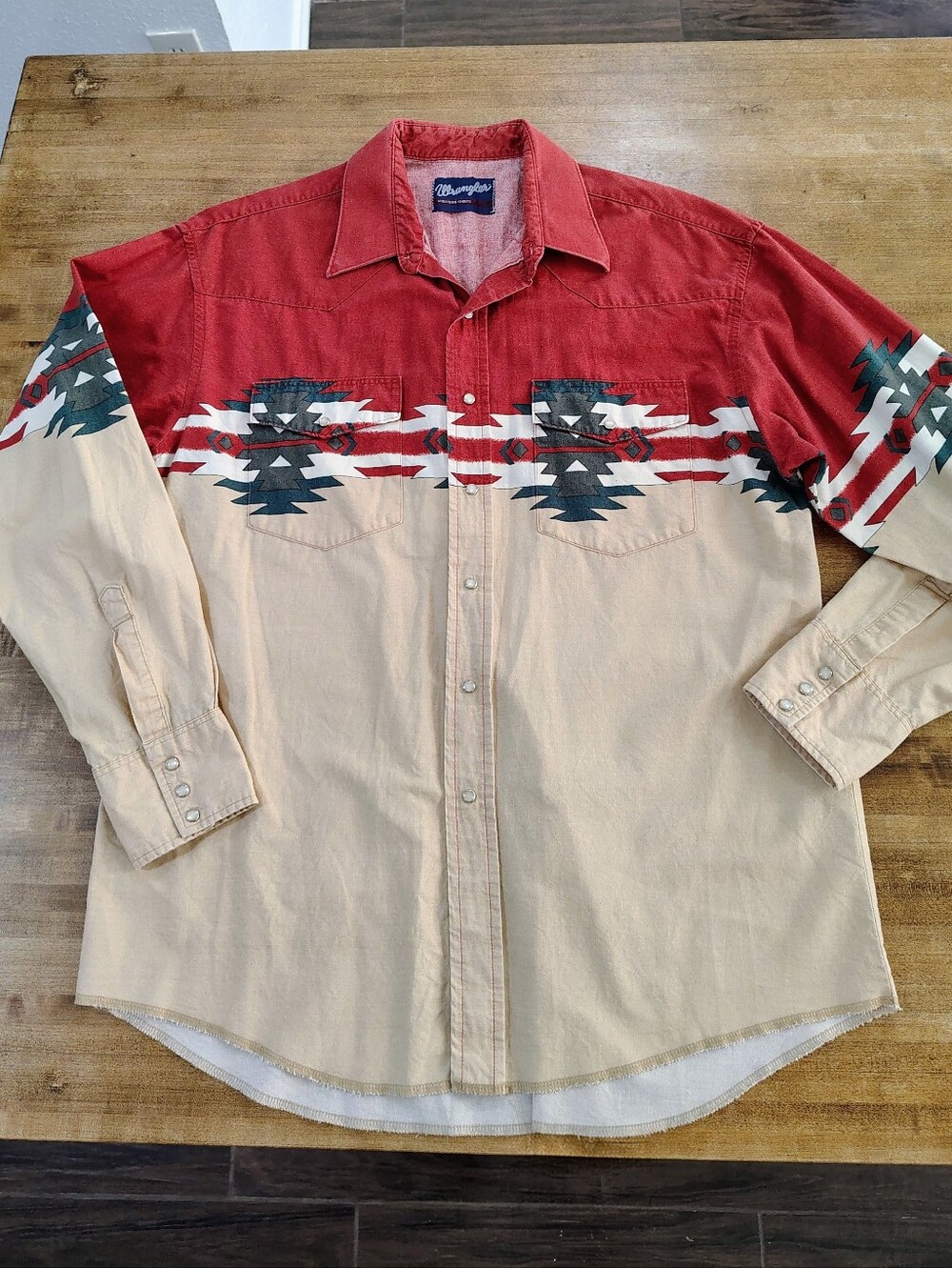 Vintage 90's Wrangler South Western Aztec Print Pearl Snap Button Down Shirt